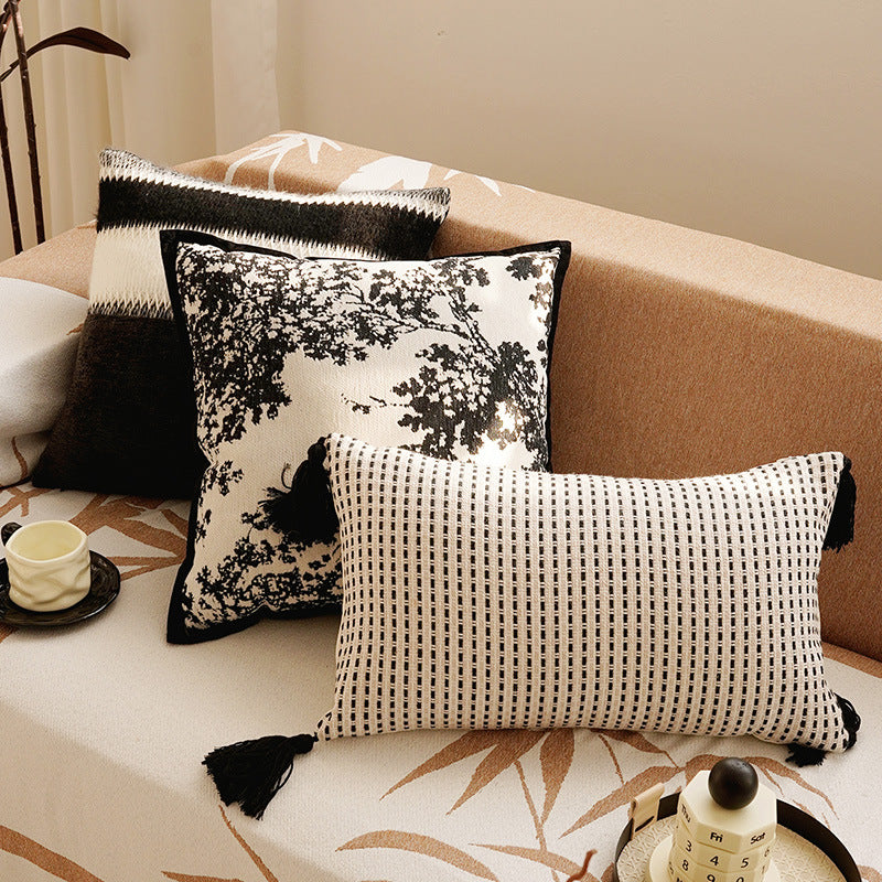 Cream Color Pillowcase High-end Retro Style Brown French Light Luxury Sofa Living Room Bed Lumbar Pillow Cushion with Core